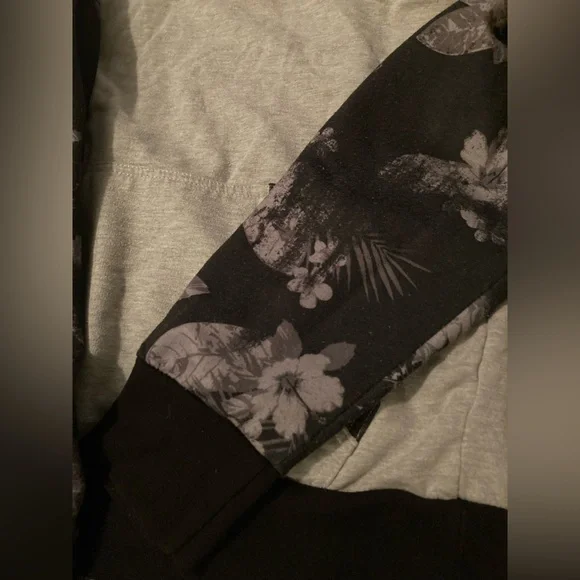 CARBON Grey Hooded Sweatshirt. Size Medium. - Picture 5 of 7